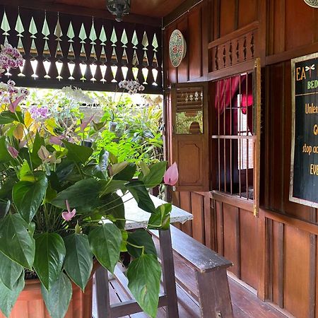 Rumah Kayu Sulawesi Antique Bedugul  Kültér fotó