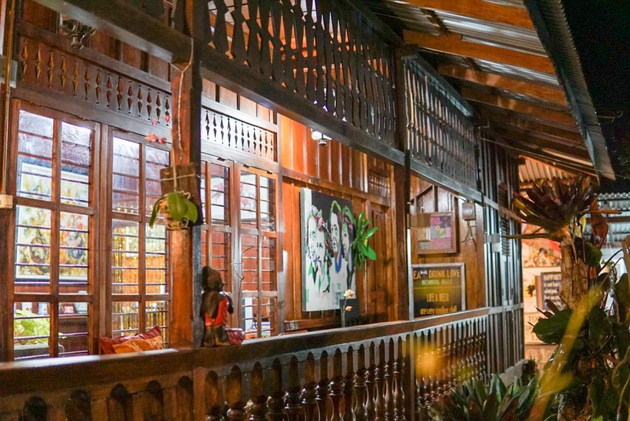 Rumah Kayu Sulawesi Antique Bedugul  Kültér fotó