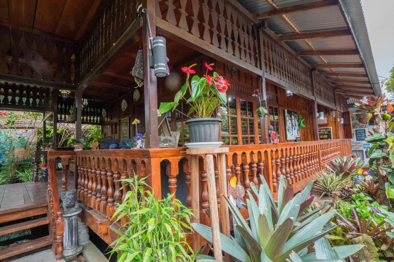 Rumah Kayu Sulawesi Antique Bedugul  Kültér fotó