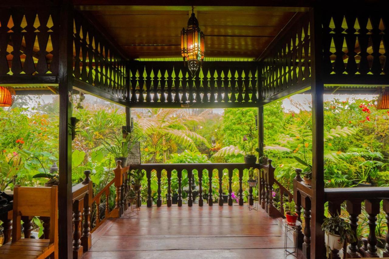 Rumah Kayu Sulawesi Antique Bedugul  Kültér fotó