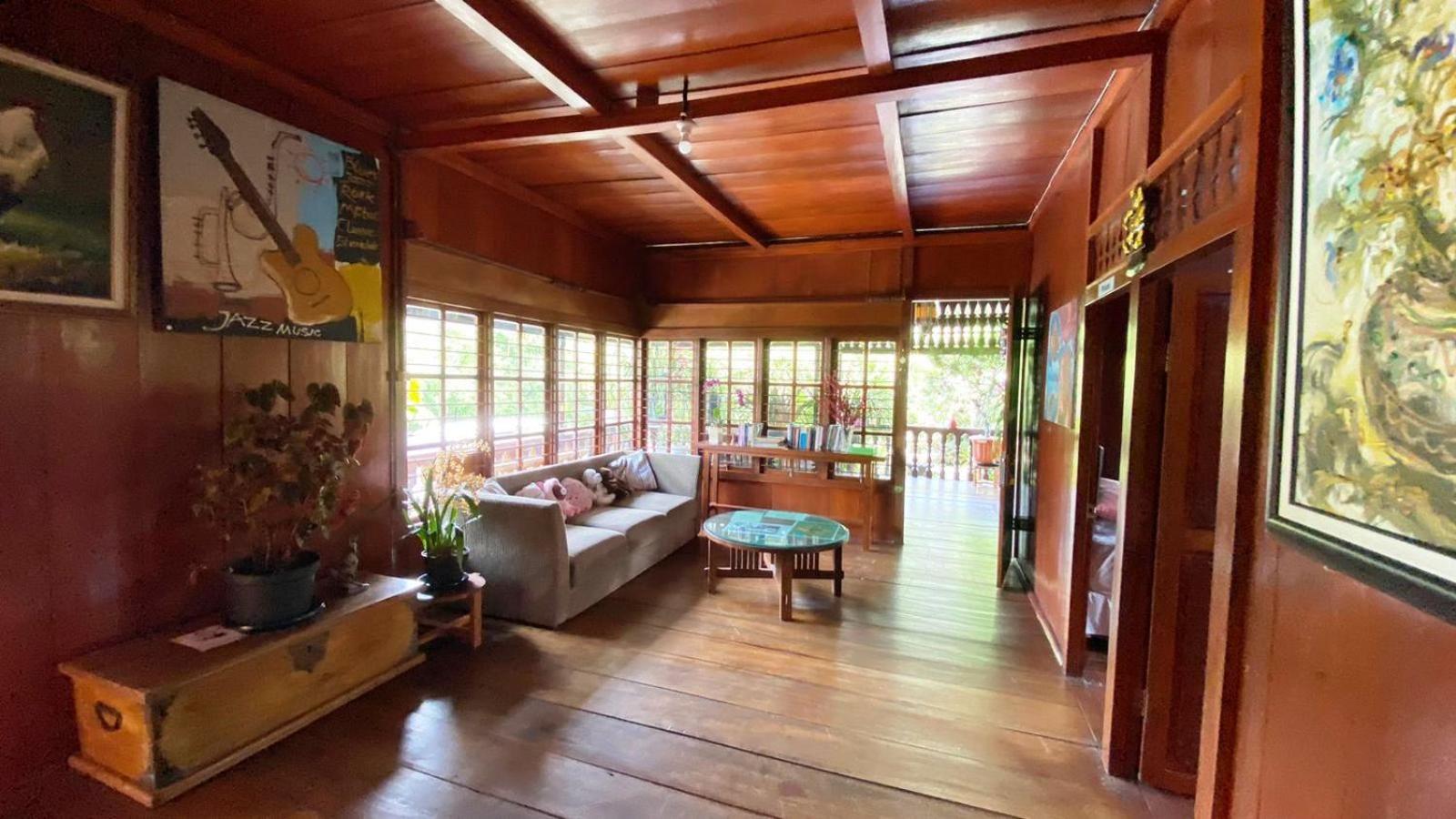 Rumah Kayu Sulawesi Antique Bedugul  Kültér fotó