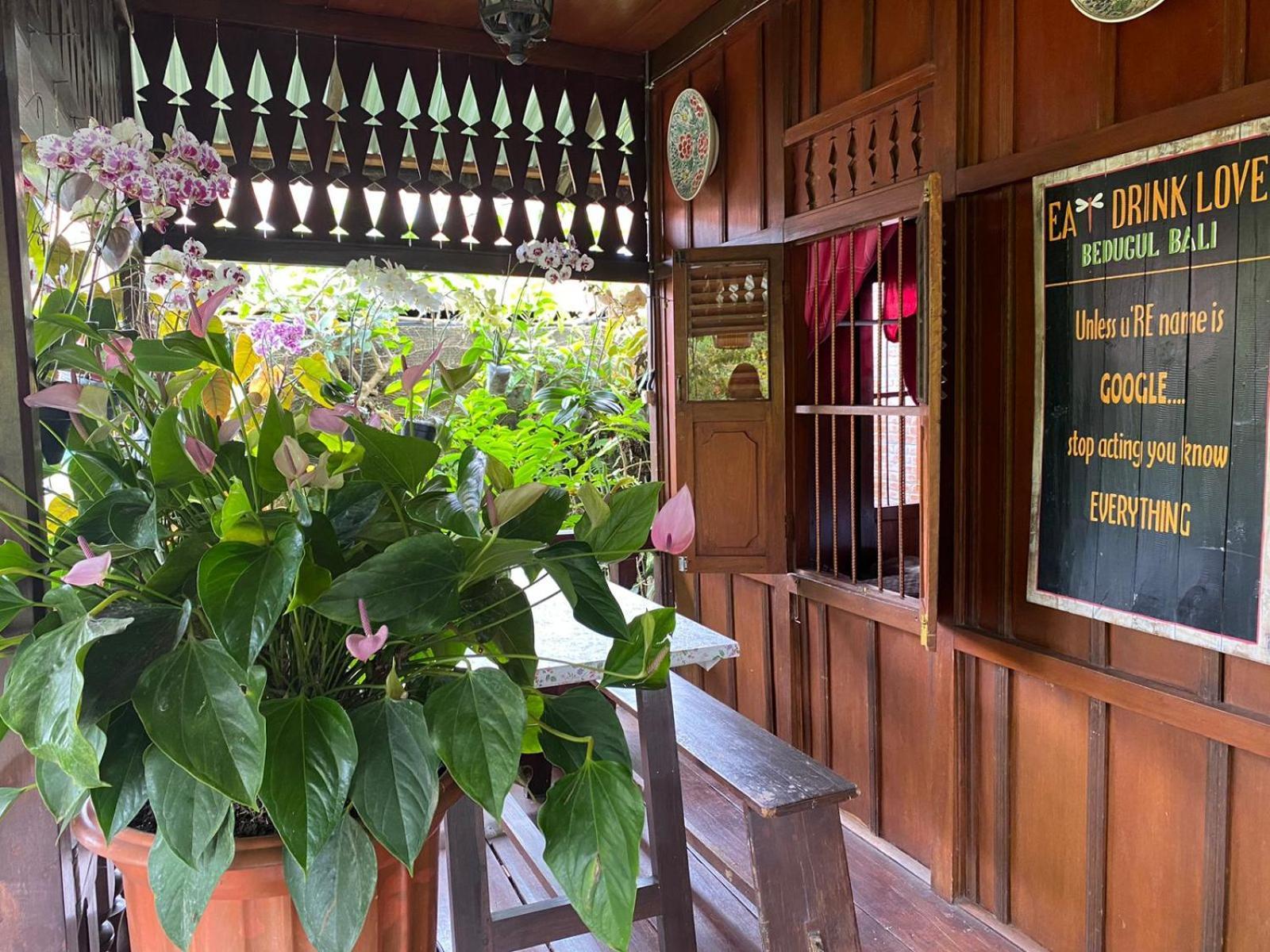 Rumah Kayu Sulawesi Antique Bedugul  Kültér fotó