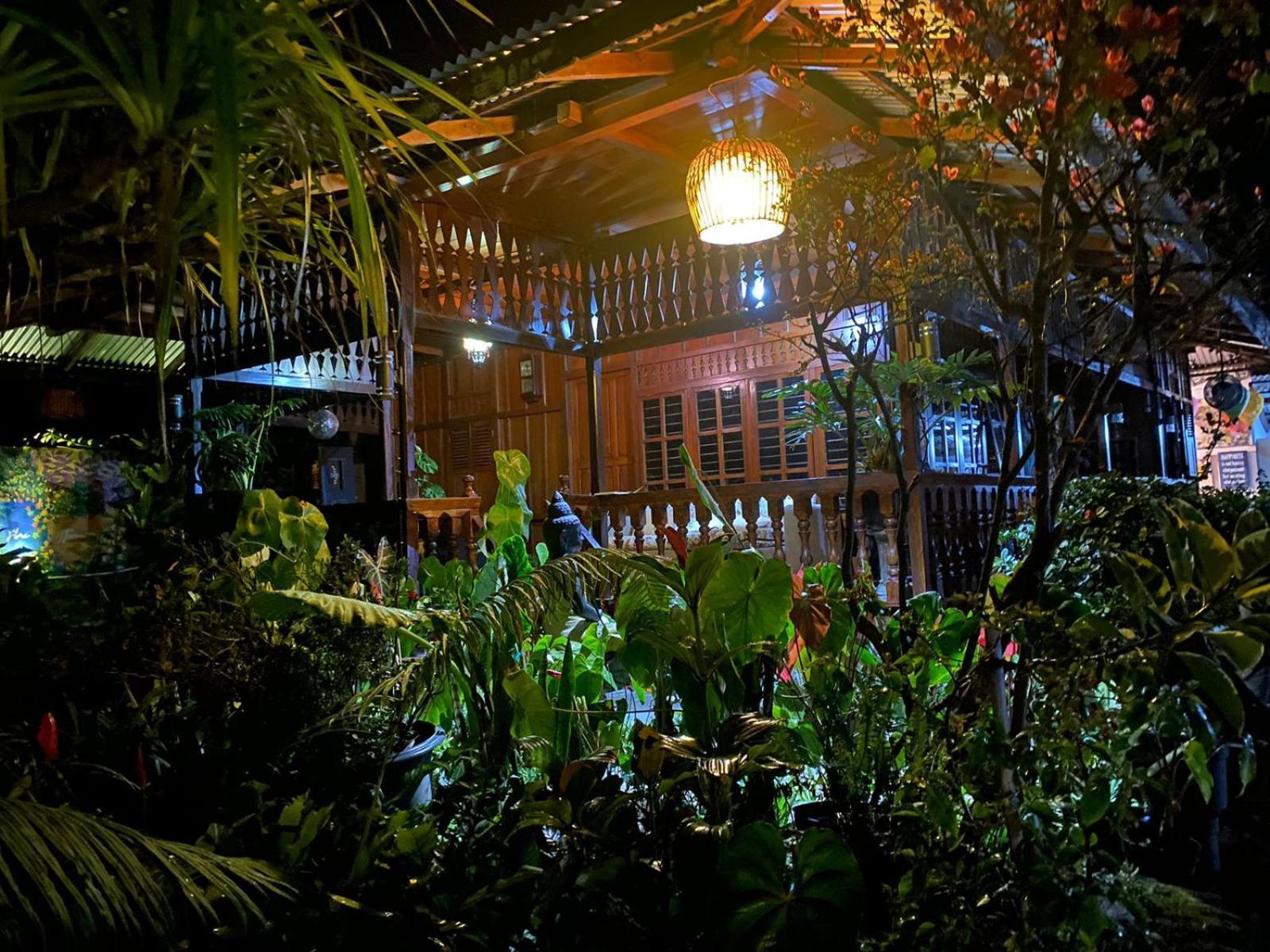 Rumah Kayu Sulawesi Antique Bedugul  Kültér fotó